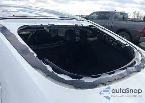 2021 Tesla Model Y Long Range Dual Motor All-Wheel Drive z USA, uszkodzony, nr VIN 5YJYGDEE7MF199436